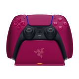 Carátula de Razer Universal Quick Charging Stand - Para el mando DualSense de PlayStation 5 (carga rápida, diseño de soporte curvo, alimentación USB, navegación con una sola mano) Rojo cósmico